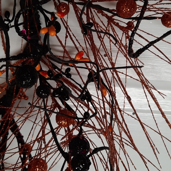 Wreath Glitter Spider Web Halloween Door Wall Decor Spiders Whimsical Fun NWT - Picture 2 of 6